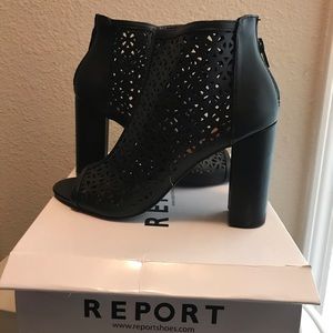 Black Report heel